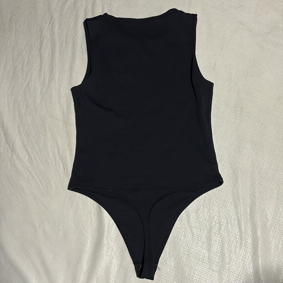 Aritzia Babaton Contour Sz M Medium ‘90s Bodysuit black NWOT leotard skinny suit - Picture 2 of 8
